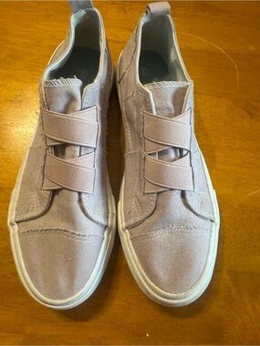 Casual Slip-On Women's Sneakers in Light Mauve